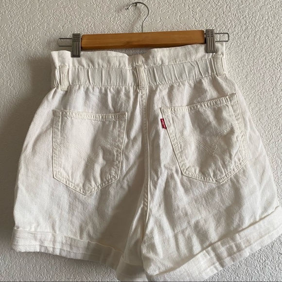 Levis High Rise Mom Jean Shorts White Size 26 - Picture 4 of 6